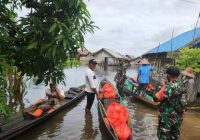 Dua Desa di HST Kalsel Masih Banjir, Kodim 1002 HST Turun Beri Bantuan