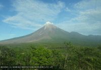 Akhirnya Gunung Semeru Terlihat Jelas Tanpa Awan Panas, Status Level II Waspada