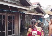 BREAKING NEWS: Dua Orang Tersetrum di Kampung Jawa Martapura