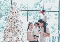 Momen Seru Sandra Dewi dan Keluarga dengan Pohon Natal Putih, Dambakan Nuansa White Christmas untuk Natal 2021