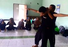Cara Melepas Kuncian Tekuk ala Nelson Hold