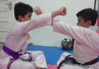 Cara Membeladiri dalam Posisi Duduk