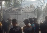 Dalam Hitungan Menit Dua Bangunan Ludes Terbakar di Jalan Barito Hulu Arah Banjar Raya