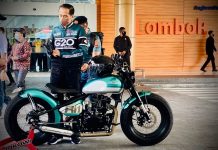 Dampingi Presiden Jokowi Kunjungan Kerja ke NTB, Ibu Iriana Kenakan Sneakers