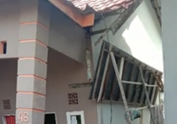BREAKING NEWS: Rumah Miring dan Nyaris Ambruk di Manarap Kertak Hanyar