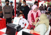 Rosita Senang Anaknya Bisa Ikut Vaksinasi Merdeka Polresta Banjarmasin