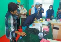Orangtua Badut Anak di Perempatan Murung Pudak Tabalong Dapat Modal Rp 3 Juta dari Baznas
