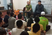 Tahanan Polsek Bantim Khusyuk dengarkan Tausyiah Aipda Peni, Kapolsek: Saling Mengingatkan untuk Kebaikan
