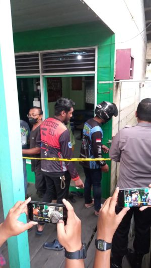 BREAKING NEWS : Ketua RT Curiga Beberapa Hari Tak Keluar Rumah, Pria Usia 60 Tahun Ditemukan Meninggal Dunia
