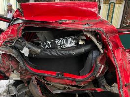Pasutri di Mobil Ayla Merah Tewas, Anaknya Selamat dalam Kecelakaan  di Rapak Balikpapan