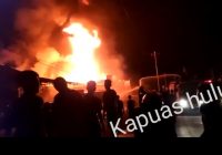 Toko Sembako Jual BBM dan Gas Elpiji Meledak di Kecamatan Putussibau Selatan, Kapuas Hulu, Kalbar, Hanguskan 2 Toko dan Rumah Pemilik Toko