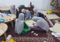 Kelompok Kreatifitas Candi Laras Berlatih Bikin Sasirangan, Ingin Kembangkan di Tapin