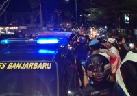 BREAKING NEWS : Pria Mabuk Dipukuli Warga di Banjarbaru