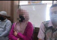 Istri Bayu Tamtomo Menangis, Curhat Tak Kuat Menghadapi Hujatan di Medsos