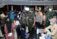 Danrem 101/Antasari Turun Langsung ke Lokasi Vaksinasi di Gedung Sultan Suriansyah