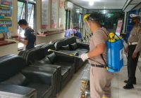 Kasus Covid-19 Meningkat, Polres Tabalong Gencarkan Penyemprotan Disinfektan
