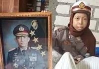 Reaksi Mengejutkan Kapolri Tanggapi Gadis Berseragam Polisi Minta Diobati Tumor Kaki