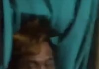 Kocak Maling Tersangkut di Jendela Beredar di Video Viral