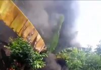 BREAKING NEWS Api Lahap Dua Rumah di Kayu Rabah HST