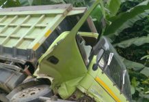Truk Oleng Tabrak Pembatas Jembatan di Guntung Manggis Banjarbaru, Dua Pipa Air Bocor