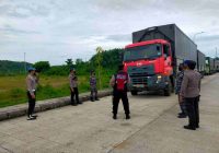 10 Tronton Logistik MotoGP Mandalika Masih Berdatangan di Pelabuhan Lembar Lombok