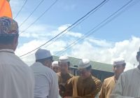 Relawan EBR Bagi Masker Kepada Jemaah Menghadiri Pemakaman Guru Muin Dalam Pagar