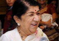 Lata Mangeshkar Penyanyi Legendaris Bollywood, Kerap Mengisi OST Film India dengan Suara Khasnya Meninggal Dunia di Usia 92 Tahun Karena COVID-19