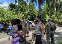 Respons Aduan Warga, Bripka Ade Bersama Satpol PP Amankan Ibu Suruh Anak Ngemis di Pasar Antasari