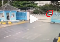 Mengerikan, Detik-detik 'Pak Ogah' Tewas Diterjang Bus Berkecepatan Tinggi Diduga Milik Perusahaan Mi Instan