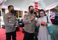 Suster Vianney Tak Menyangka Dapat Kalung Emas dari Kapolda Usai Vaksinasi di Polresta Banjarmasin