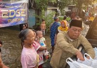 Paman Birin Antar Sendiri Bantuan untuk Korban Banjir di Teluk Selong dan Sei Rangas Kabupaten Banjar