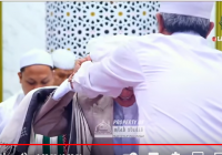 Heboh, Sosok Tersenyum Mirip Abah Guru Sekumpul Terekam Usai KH Muadz Hamid Bacakan Manakib
