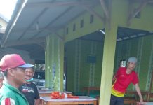 Sepeda Motor Tergelincir, 1 Pria Terjepit Truk 1 Pria Lagi Luka Lecet di Banyu Irang Pelaihari