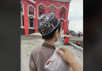 Viral, Pria Muda Beda Keyakinan Antar Putranya ke Masjid dan Putrinya Mondok di Pesantren