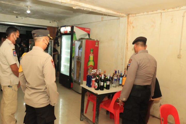 Tim Gabungan Banjarmasin Gencarkan Patroli Malam, Sisir THM dan Pedagang Miras