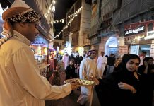 Festival 'Ramadhan Night' di Jeddah, Tampilkan Seni Tabuh Genderang Bangunkan Orang Sahur