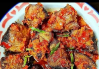 Menu Berbuka: Daging Tongkol Balado Empuk Pedes Gurih