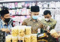 Jelang Idul Fitri Sekda Tanah Bumbu Ambo Sakka Sidak Pasar Modern
