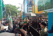 Respons Ketua DPRD Kota Banjarmasin Harry Wijaya Atas Tuntutan HMI di Aksi Unjuk Rasa