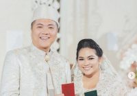 Liana Jhonlin dan Suami Rayakan 2 Tahun Pernikahan
