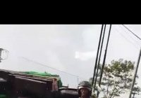 Waspada Ada Truk Terbalik di Jalan Gubernur Soebardjo Kabupaten Banjar, Korban 2 Wanita