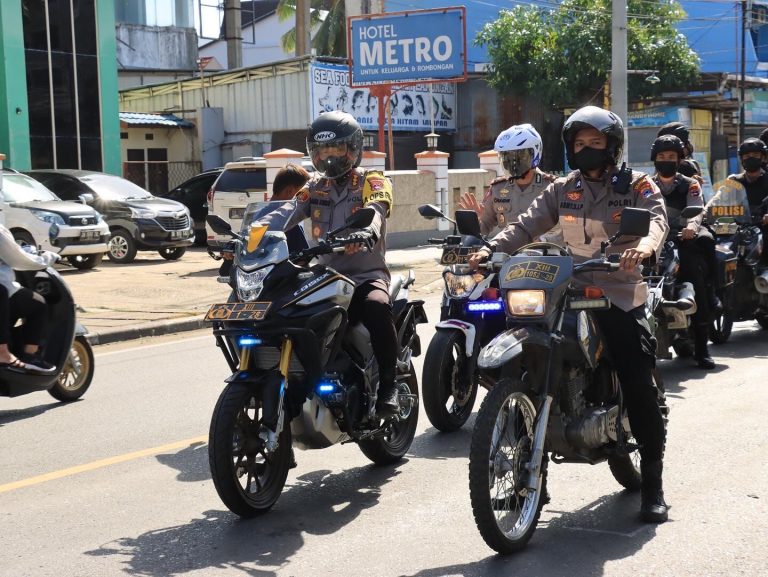 05052022_Kapolresta Banjarmasin, Kombes Pol Sabana A Martosumito, juga melakukan patroli keliling menggunakan trail. (Istimewa)