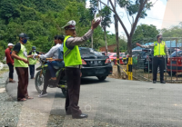 Teluk Tamiang dan Goa Lowo Kotabaru Diserbu Ribuan Pengunjung