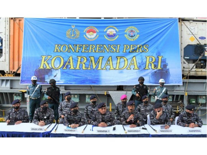08052022_Konferensi pers Koarmada RI mengenai penangkapan kapal membawa kontainer pengangkut minyak goreng. (Istimewa)