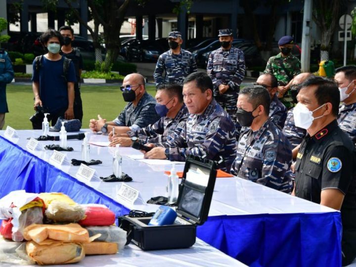 Patroli TNI AL Gagalkan Penyelundupkan 176 Kg Kokain Senilai Rp 1,25 Triliun di Selat Sunda