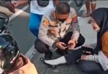 Salut! Kapolresta Banjarmasin Sigap Bantu Korban Kecelakaan Lalu Lintas di Jalan A Yani