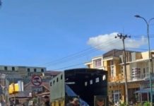 Puluhan Spanduk di Jalan Protokol Pelaihari Diturunkan Satpol PP dan Damkar Tala