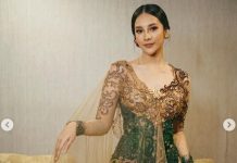 Anggunnya Anya Geraldine Pakai Kebaya Saat Jadi Juri Putri Indonesia 2022, Bikin Netizen Terpesona