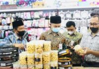 Pastikan Stok dan Harga Bahan Pokok, Pemkab Tanah Bumbu Gelar Sidak Pasar Modern dan Rumah Kemasan Jelang Idul Fitri 1443 H