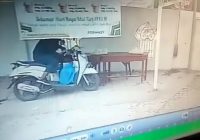 Viral Video Pria Nekat Curi Beras Zakat Fitrah di Masjid, ini Kata Polisi